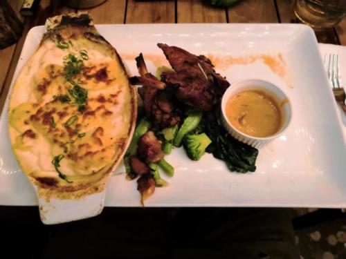 duck leg with potato gratin - an abslutely delicous and tender duck lug in a fantastic mushroom sauce